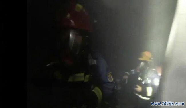 母女坠楼消防被骂 质疑需要事实澄清 舆论彻底翻转