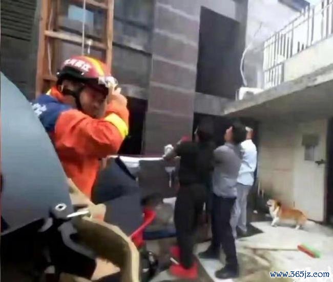 母女坠楼消防被骂 质疑需要事实澄清 舆论彻底翻转